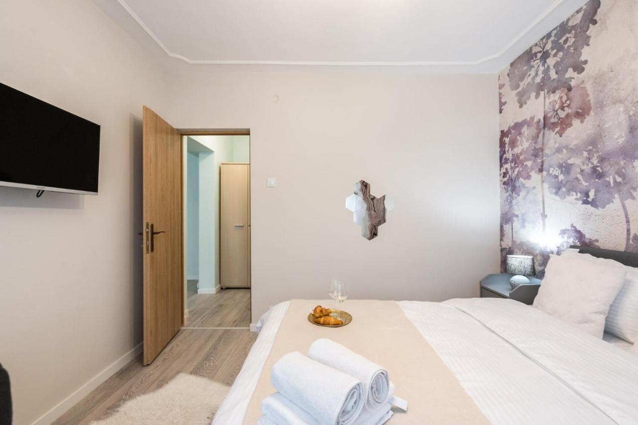 Felicity Apartment By The Park Bucareste Exterior foto